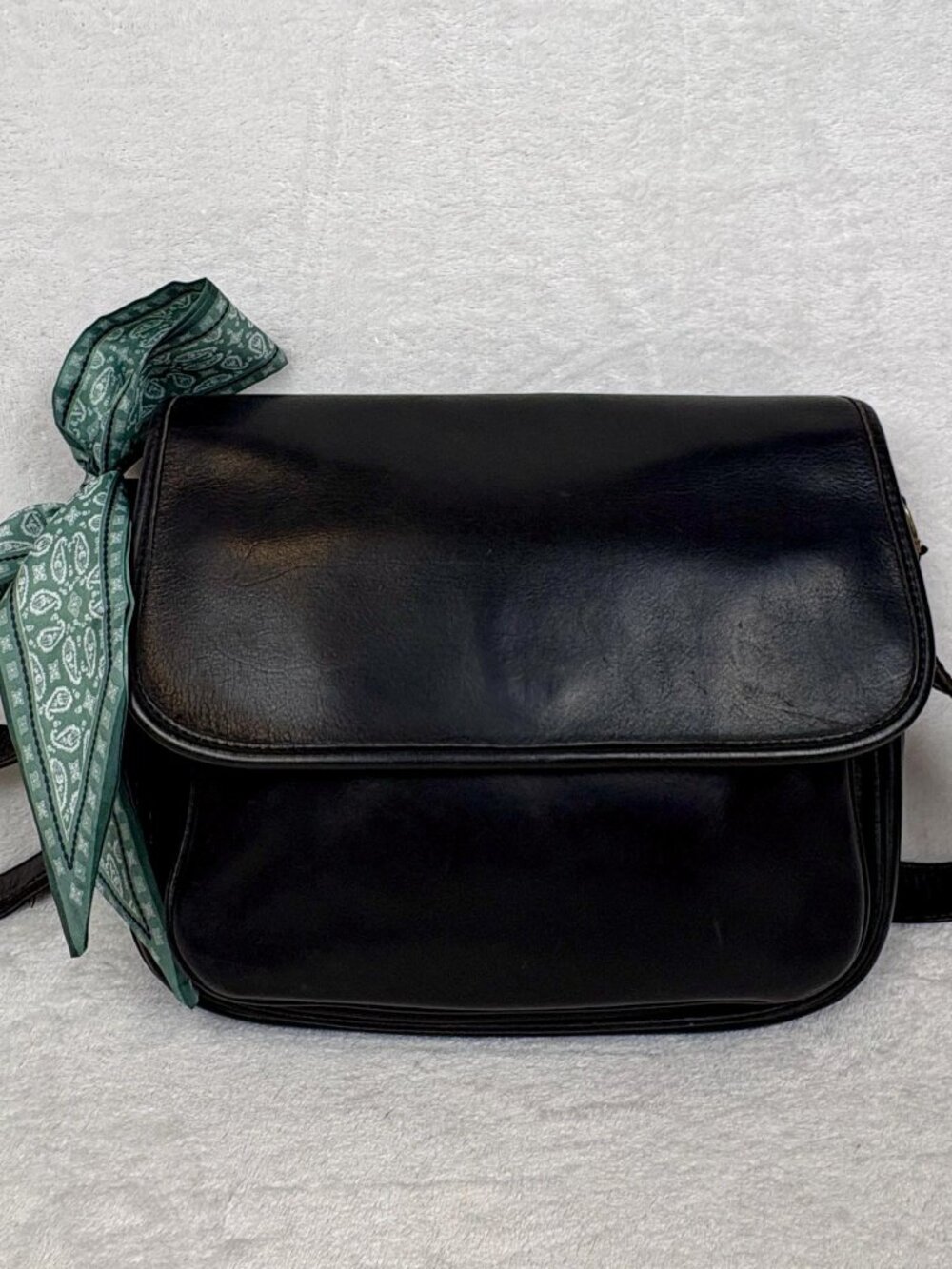 Vintage Coach Tailored Pouch/Town Bag in Black Glovetanned Leather with Scarf
